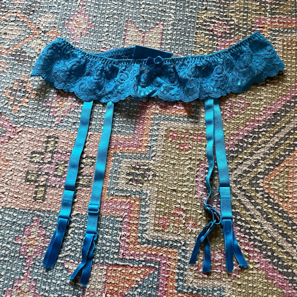 Vintage warner, garter belt lace l lace